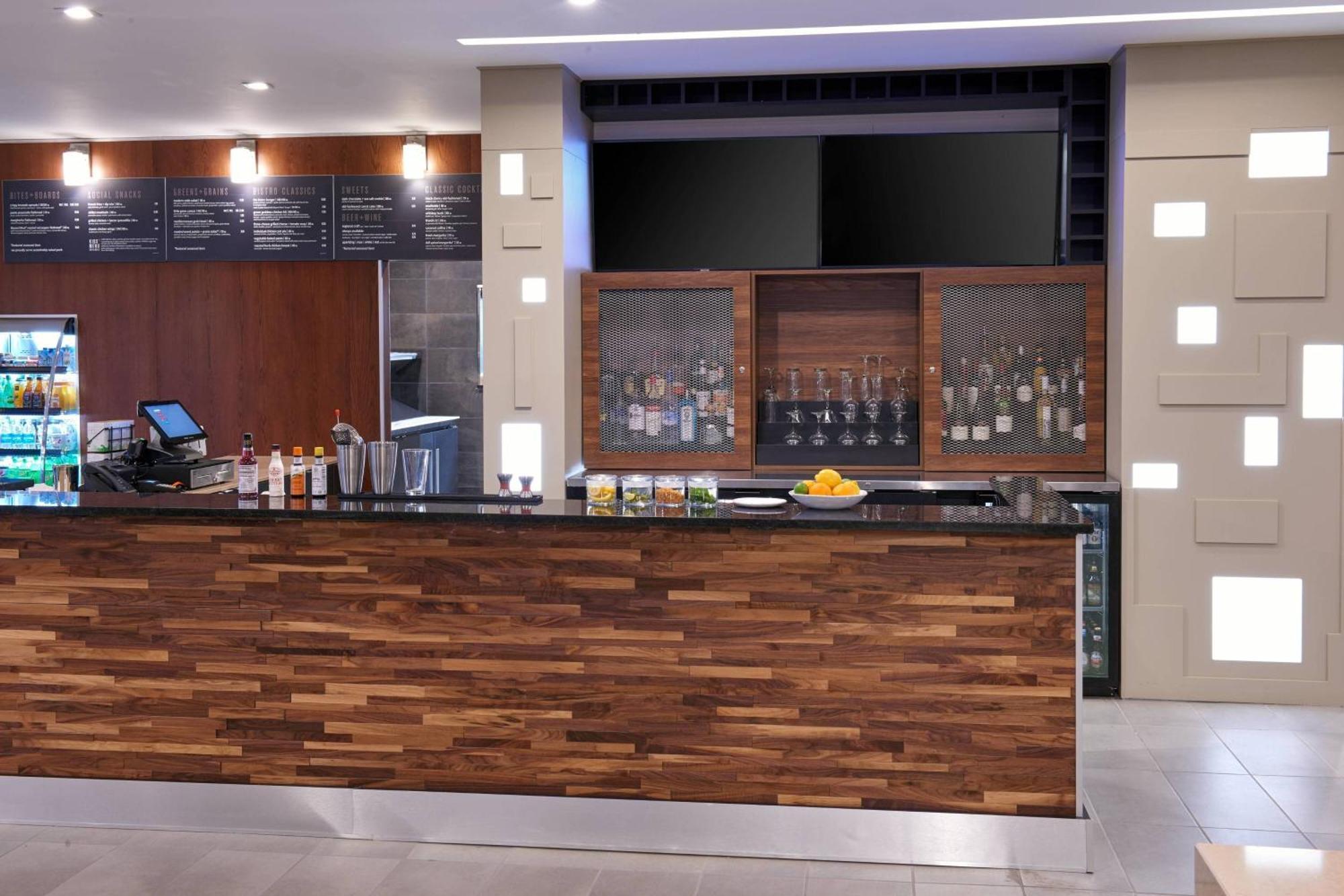 Courtyard By Marriott Jackson Hotel Exterior photo