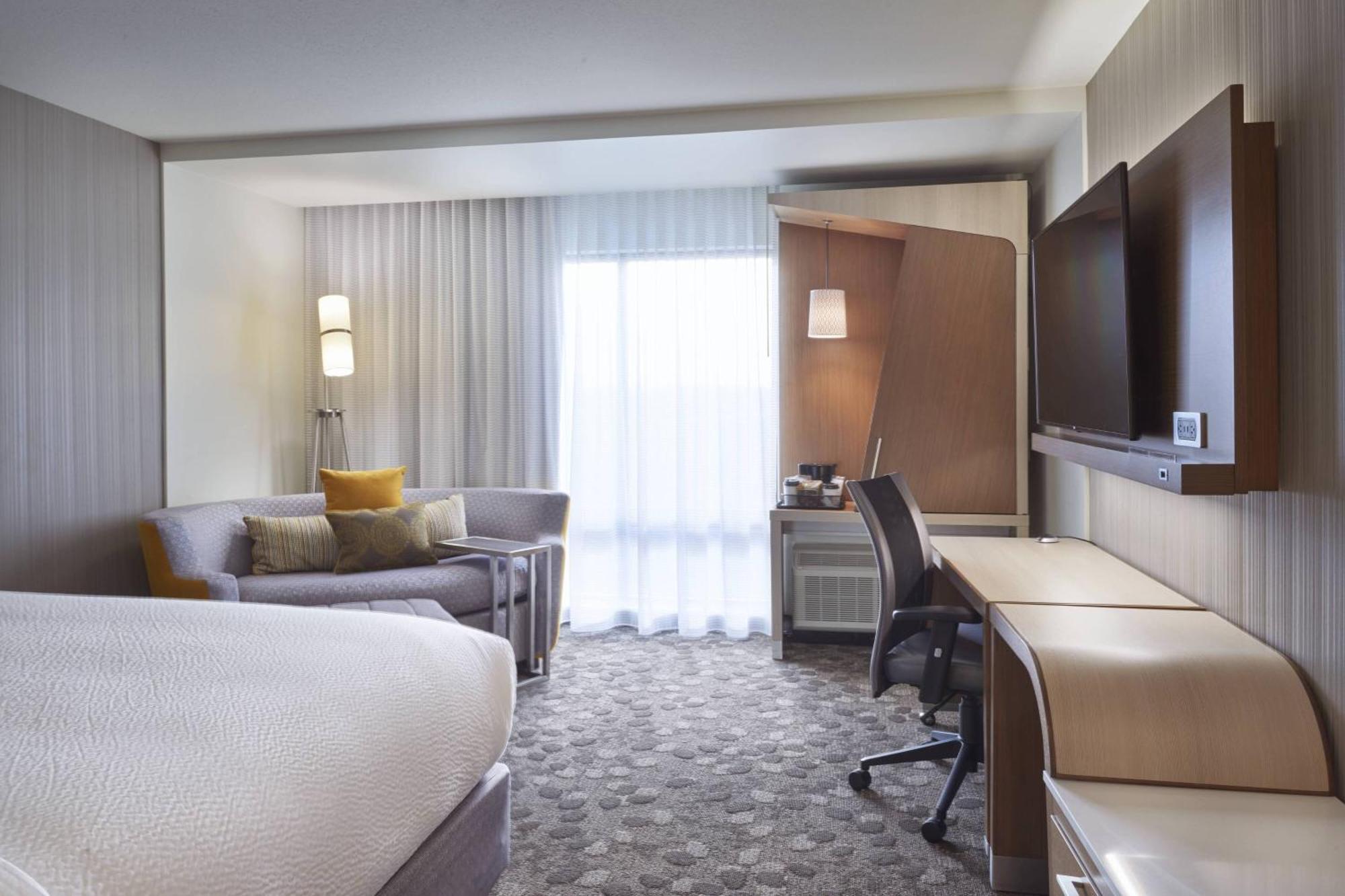 Courtyard By Marriott Jackson Hotel Exterior photo